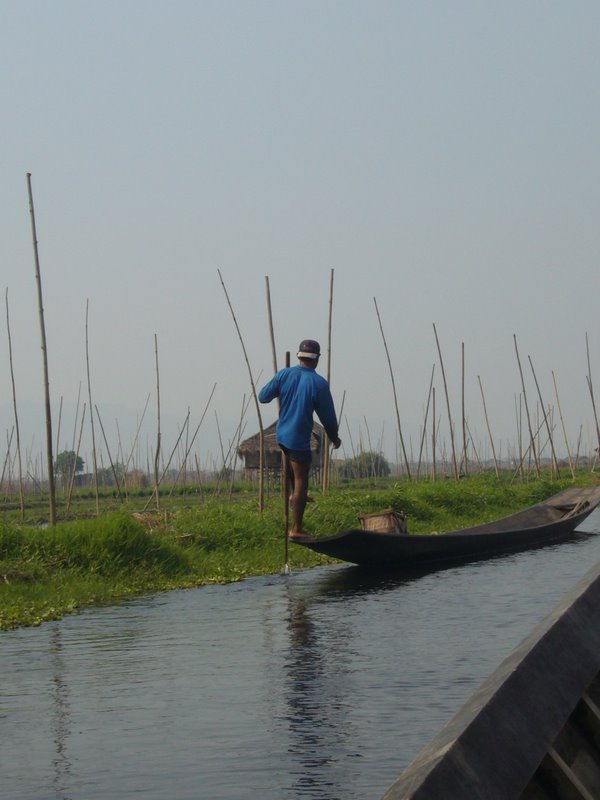Travel - Myanmar - Inle Lake - First Boat Trip - The boat-drivers village - Into the village